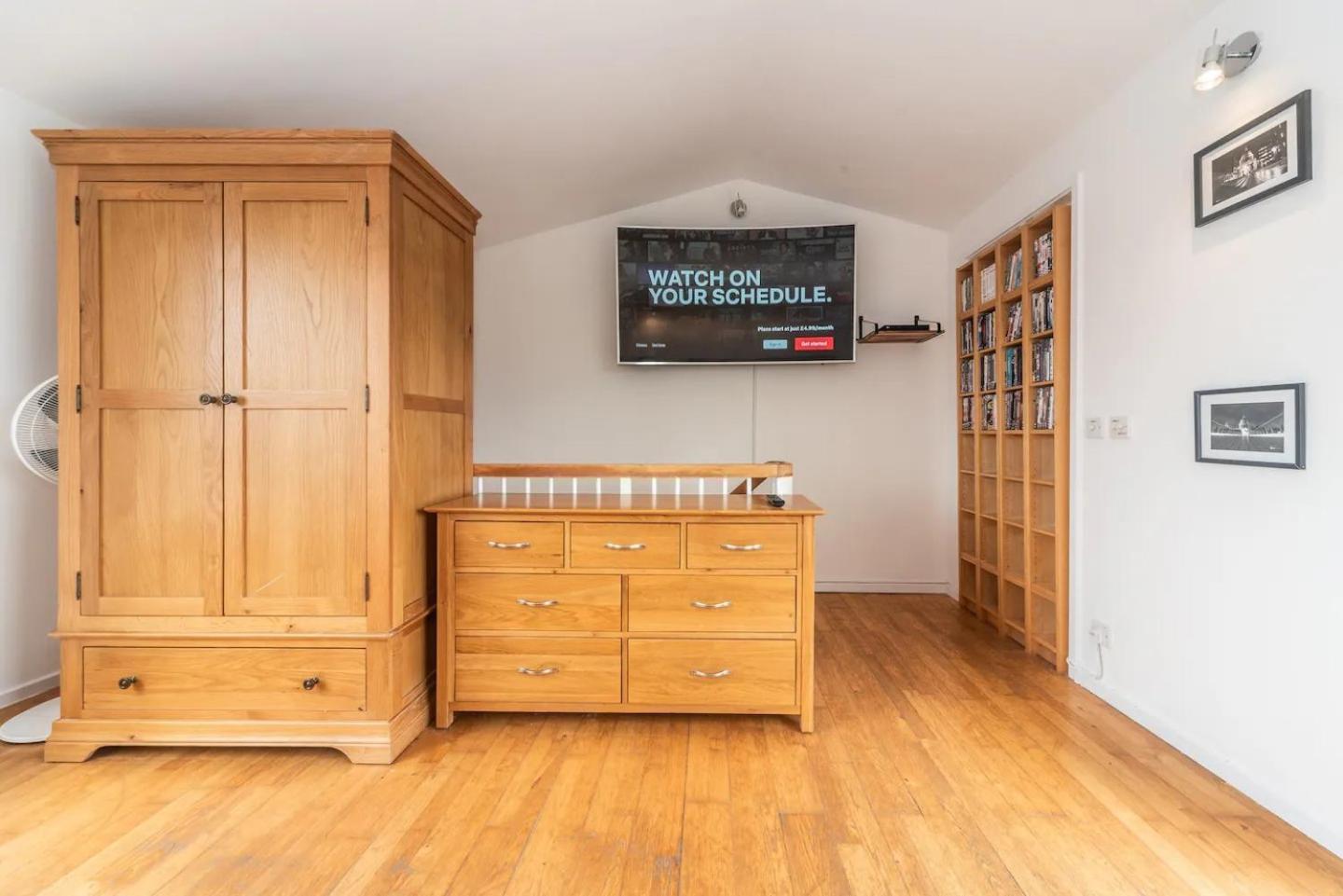 Sunny Maisonette With Views Over Canary Wharf, Londres Exterior foto